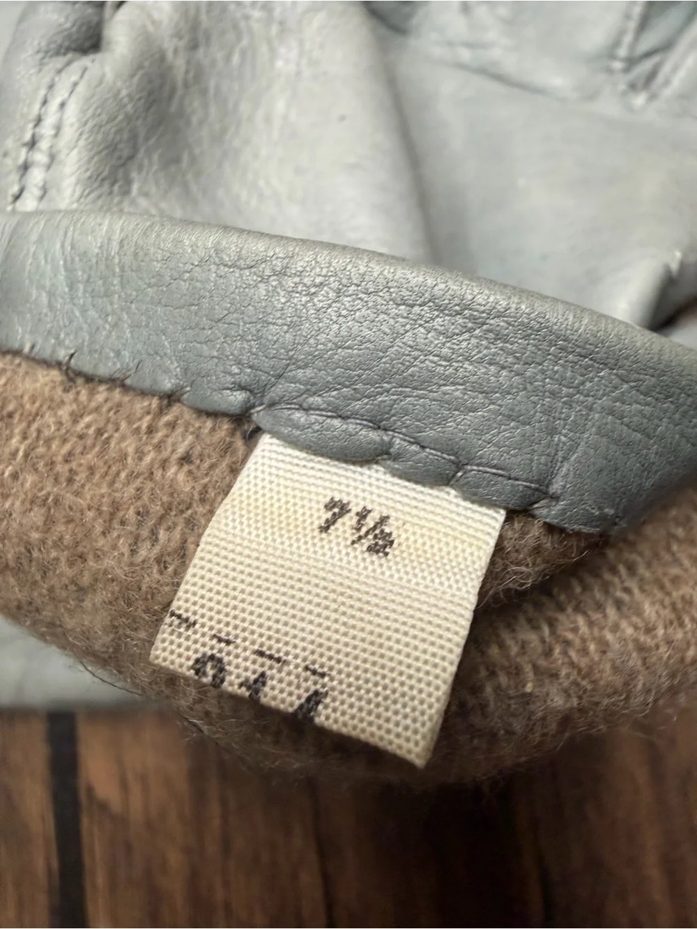 Vintage women’s 7.5 Leather cashmere gloves in Light Gray made in Italy